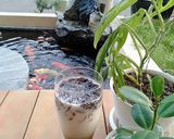 Foto langkah ke 4 dari resep Cincau Serut Gula Aren Full Cream.