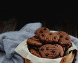 Foto langkah ke 5 dari resep Chocolate cookies/ choco chips cookies nyoklat bangett.