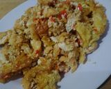 Foto langkah ke 4 dari resep Tahu telur penyet sambal korek.