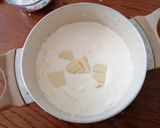 A picture of step 6 of White Chocolate Panna Cotta.