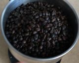 Foto del paso 1 de la receta: Café de trigo 🌾 recién molido