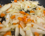 Foto del paso 3 de la receta: Pasta con espaguetis de calabacín y salsa boloñesa