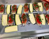 Une image de l'étape 15 de Courgettes en mini sandwichs croustillants aux tomates, bœuf et fromage.
