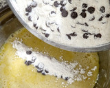 Foto del paso 2 de la receta: Magdalenas de plátano y gotas de chocolate en el microondas