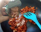 Foto langkah ke 2 dari resep Nasi goreng Kimchi Tuna Original.