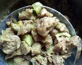 A picture of step 1 of Shredded beef,Irish and veggies sauce.