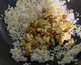 Foto langkah ke 3 dari resep Nasi Goreng Bawang Putih.