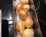 A picture of step 2 of Salt-Baked Onion Salad.