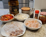Foto del paso 1 de la receta: Sartén de chipirones, gambas y pimientos