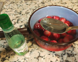 Foto del paso 2 de la receta: Mermelada casera de fresas y chía