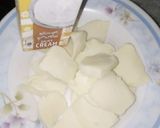 A picture of step 4 of Chicken olives baked pasta.