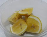 Foto langkah ke 1 dari resep Jus lemon hangat.