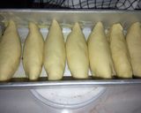 Foto langkah ke 4 dari resep Roti Kasur Isi Ceres Chocochip.