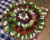 Une image de l'étape 19 de Trio de salades (frisée,roquette,cresson) tomate,oignon rouge et chorizo noir à la feta.