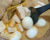 Foto langkah ke 7 dari resep Ayam Tahu Telur Masak Santan Pedas.