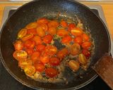 Foto del paso 2 de la receta: Pasta con tomate y espinacas