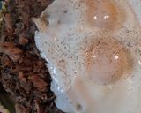 A picture of step 3 of Poivre Noir Sauce with Pulled Pork and Eggs.