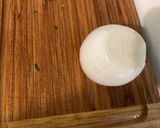 Une image de l'étape 3 de Champignons de Paris sautés à l’ail, oignon doux et coriandre fraîche.