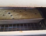 Foto del paso 6 de la receta: Budín húmedo de kiwi y frutillas invertido