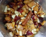 A picture of step 2 of Plum and apple Jam.