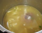 Foto del paso 4 de la receta: Sopa de garbanzos con pota y jamón