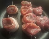 Baconös sertésszűz burgonyakoronggal recept fázis 4 fotója