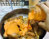 A picture of step 6 of Peri peri sauce with tomato.