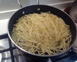A picture of step 4 of Tagliolini with Asparagus Cream, Scallops, and Bottarga.