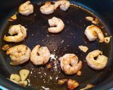 Foto del paso 2 de la receta Tallarines de Calabacín con Gambones al ajillo