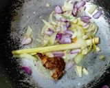 Foto langkah ke 6 dari resep Kwetiaw siram sapi ladahitam.