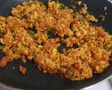 A picture of step 3 of Schezwan paneer bhurji chilla.