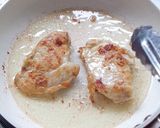 Foto langkah ke 4 dari resep Chicken Breast with Lemon Butter Sauce.