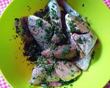 Foto del paso 2 de la receta: Cazuela de besugos marinados a la moruna con piparras