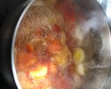 Foto del paso 4 de la receta: Caldo de merluza y gambones