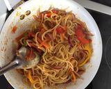 A picture of step 5 of Stir fry spaghetti.