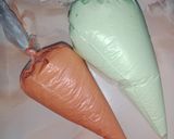Foto langkah ke 3 dari resep Bolu Kukus Mekar Coklat Pandan.