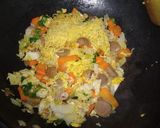 Foto langkah ke 5 dari resep Mie Goreng Jawa.