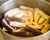 Foto del paso 2 de la receta: Berenjenas en escabeche, a mi manera