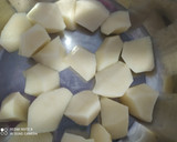 Foto del paso 2 de la receta: Patatas guisadas, con restos de nevera
