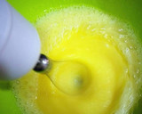 Foto del paso 2 de la receta: Bizcocho de yogur de limón con zumo de limón natural