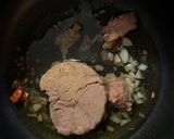 Foto del paso 5 de la receta: Tirabuzones con lomitos de atún
