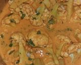 A picture of step 3 of Gobhi ke pakode.