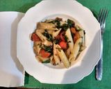 Foto del paso 3 de la receta: Penne rigate con salsa de rúcula y tomates cherry