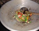 Foto langkah ke 4 dari resep Tumis ikan pedak tomat ijo.