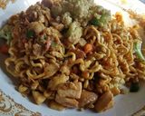 Foto langkah ke 5 dari resep Mie goreng ayam kembang kol.