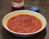 Foto del passaggio 2 della ricetta Crostata di Fragole con Confettura di Fragole