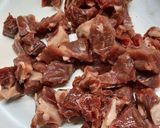 Foto del paso 1 de la receta: Carne al ajillo con vino tinto y arroz