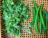 A picture of step 2 of Raw Tamarind chutney.