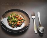 รูปขั้นตอนการทำที่ 4 ของ ผักกูดผัดหมูสับ