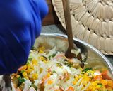 Foto del paso 3 de la receta: Ensalada de repollo con palitos de surimi